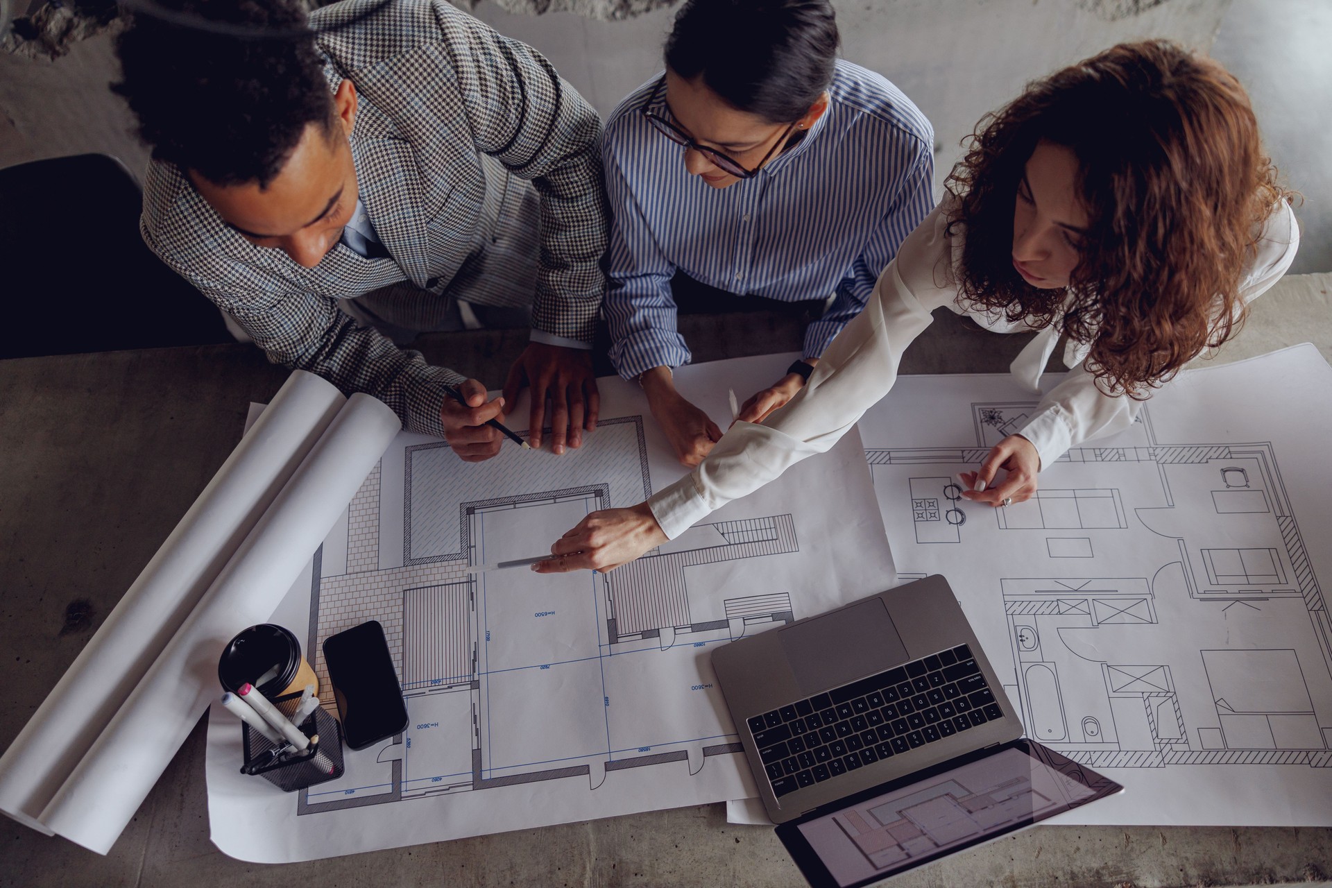 Collaboration on Architectural Plans and Designs for Modern and Efficient Spaces